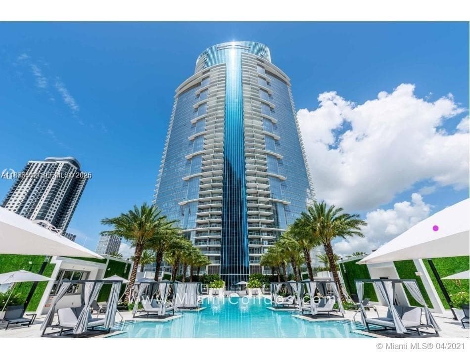 851 NE 1st Ave # 1203, Miami, FL 33132 photo 2