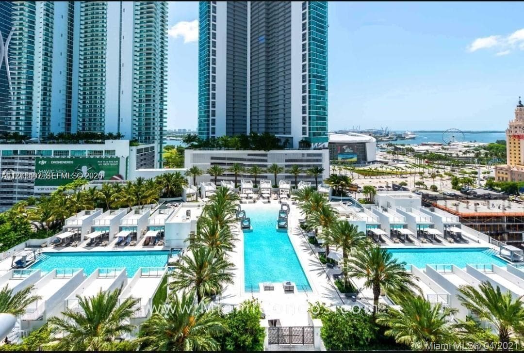 851 NE 1st Ave # 1203, Miami, FL 33132 photo 4