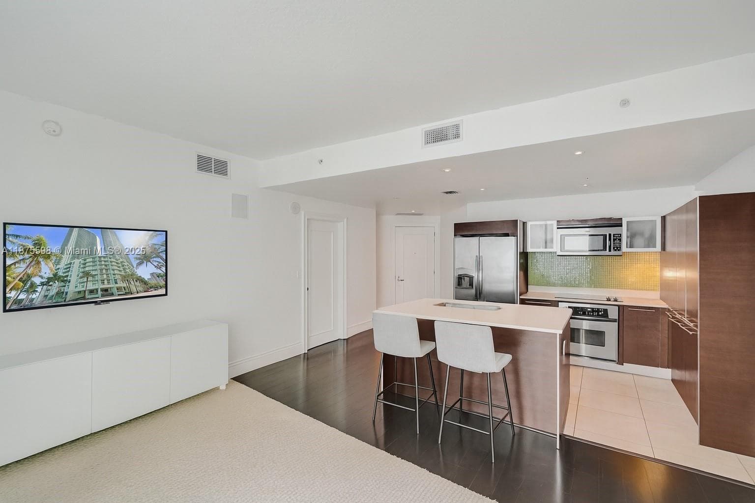 1900 N Bayshore Dr # 3207, Miami, FL 33132 photo 2