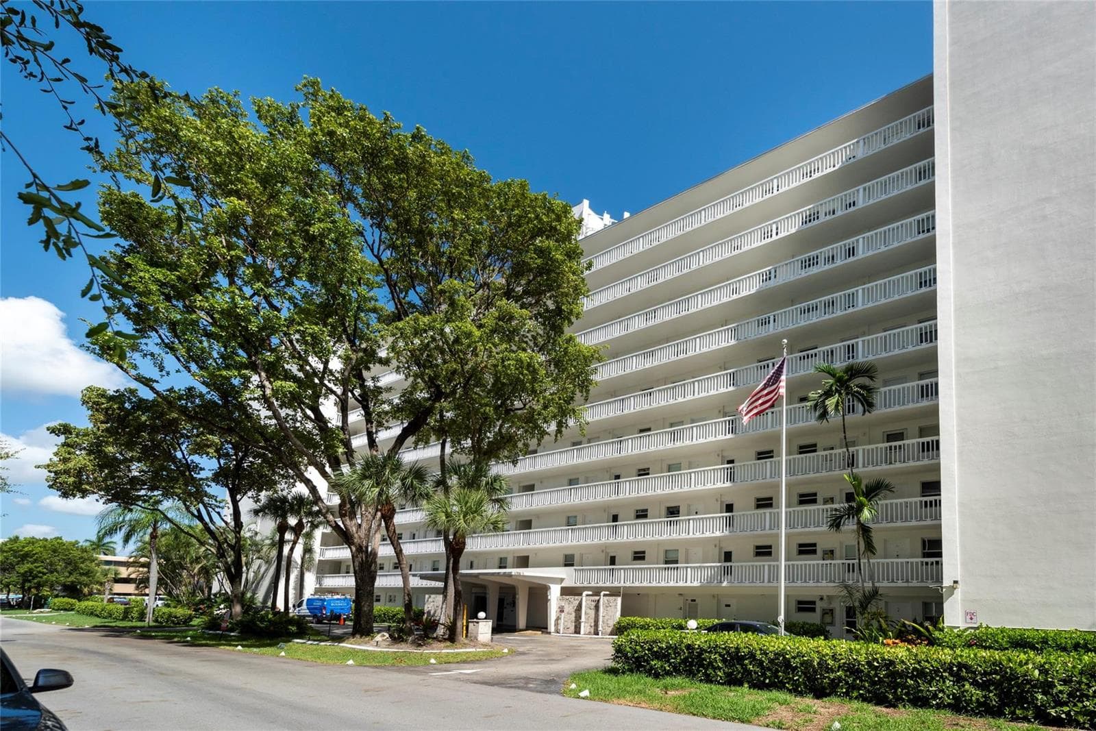 2555 NE 11th Street # 902, Fort Lauderdale, FL 33304 photo 2