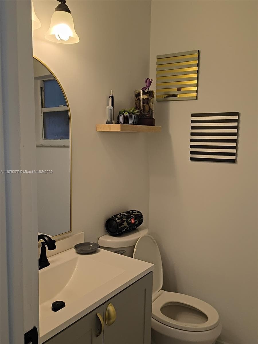 839 NW 13th Ave, Fort Lauderdale, FL 33311 photo 2