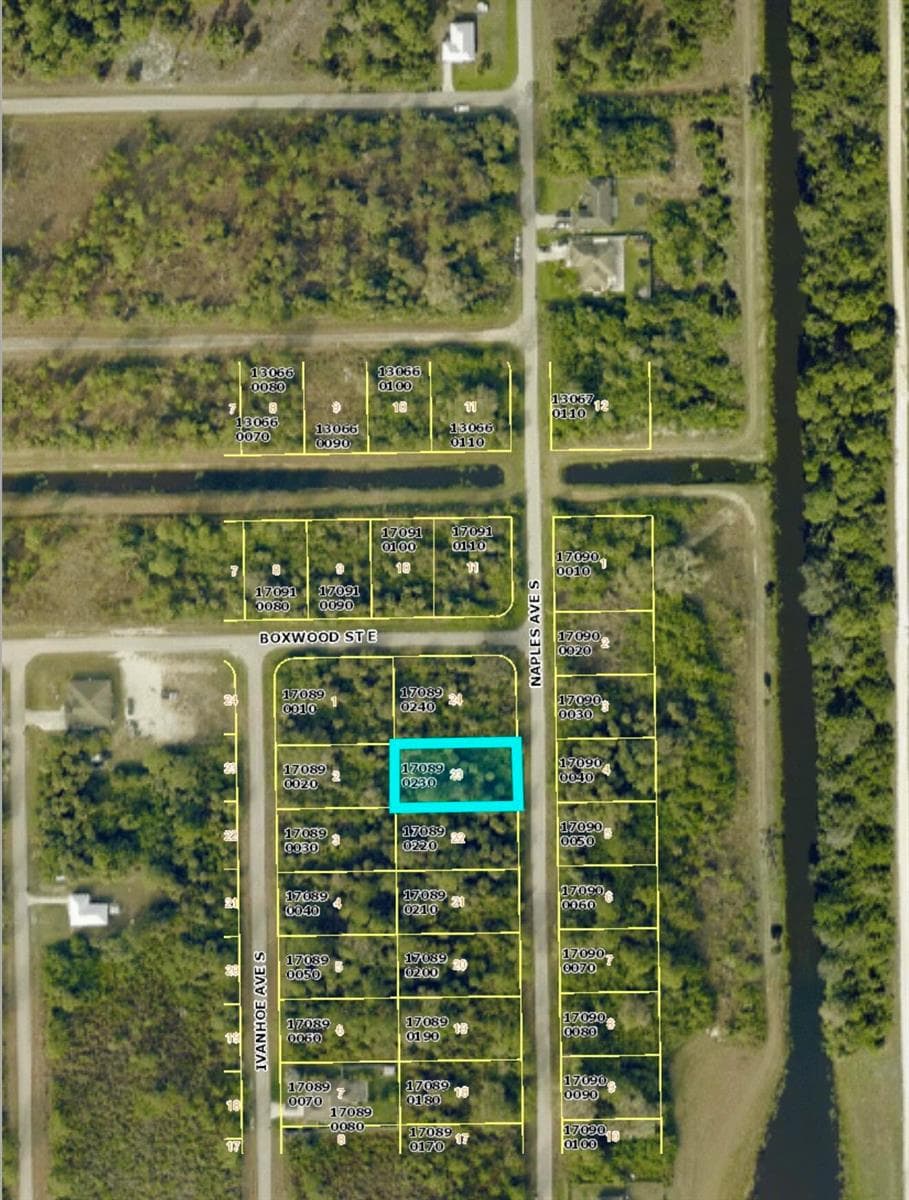 636 Naples Avenue S, Lehigh Acres, FL 33974 photo 3