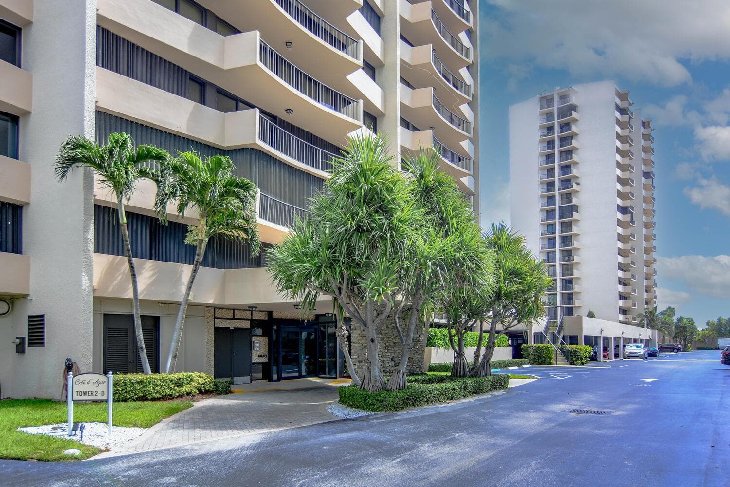 4200 N Ocean Drive # 2-605, Singer Island, FL 33404