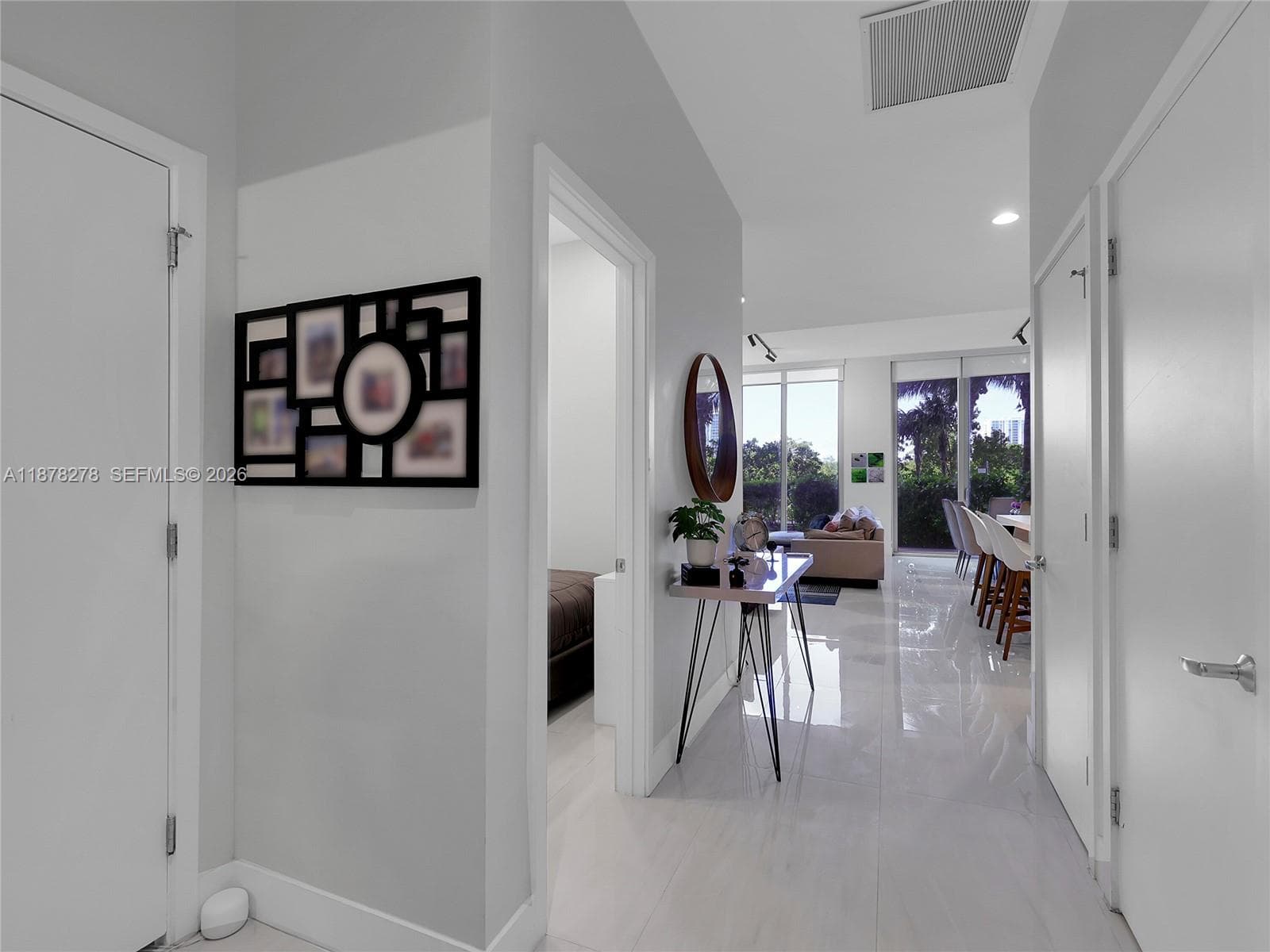 16385 Biscayne Blvd # 105, North Miami Beach, FL 33160 photo 3