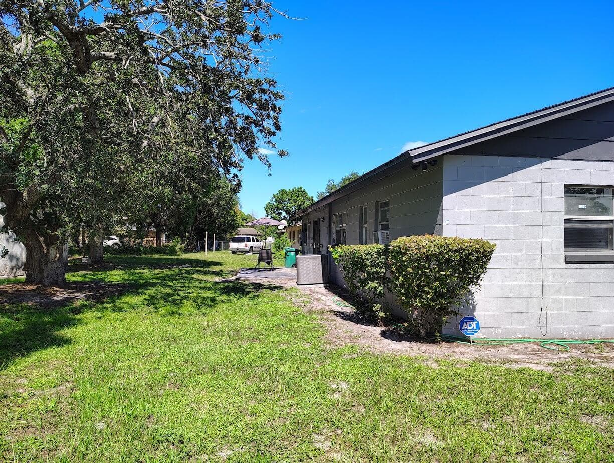 2701 NW Essex Drive NW, Fort Pierce, FL 34946 photo 4