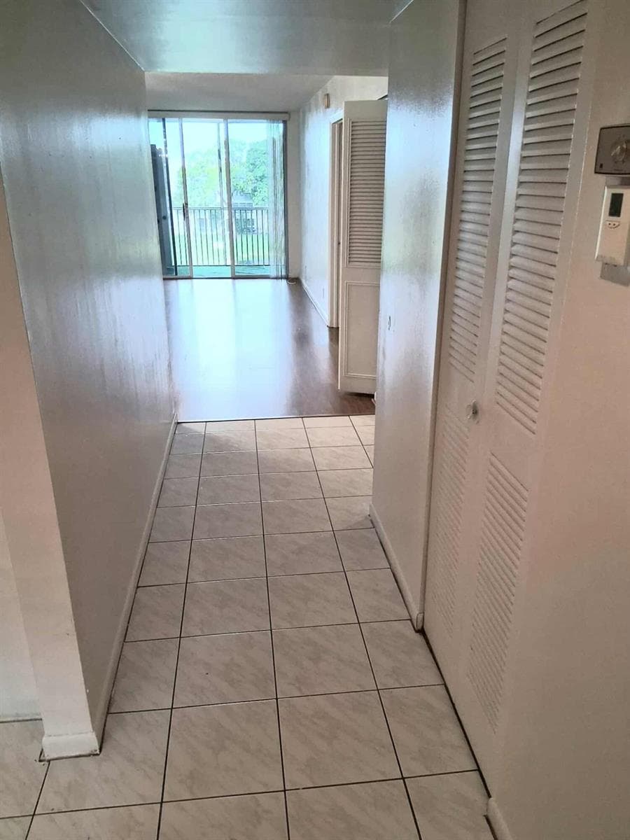 3301 NW 47th Terrace # 403, Lauderdale Lakes, FL 33319 photo 2