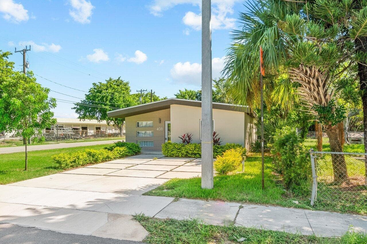 408 SW 4th Street, Delray Beach, FL 33444 photo 2