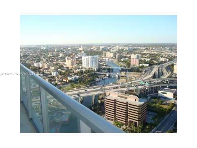 185 SW 7th St # 1909, Miami, FL 33130 photo 3