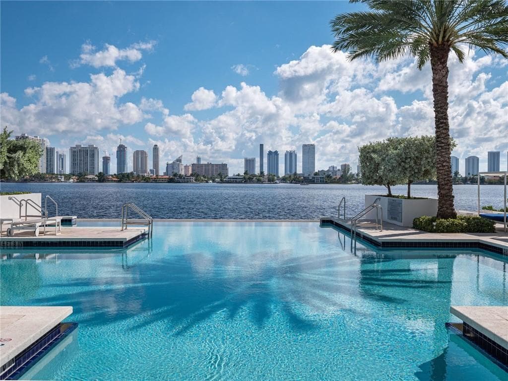 17111 Biscayne Boulevard # 2105 + 1 BOAT SLIP 100 ft, North Miami Beach, FL 33160 photo 5