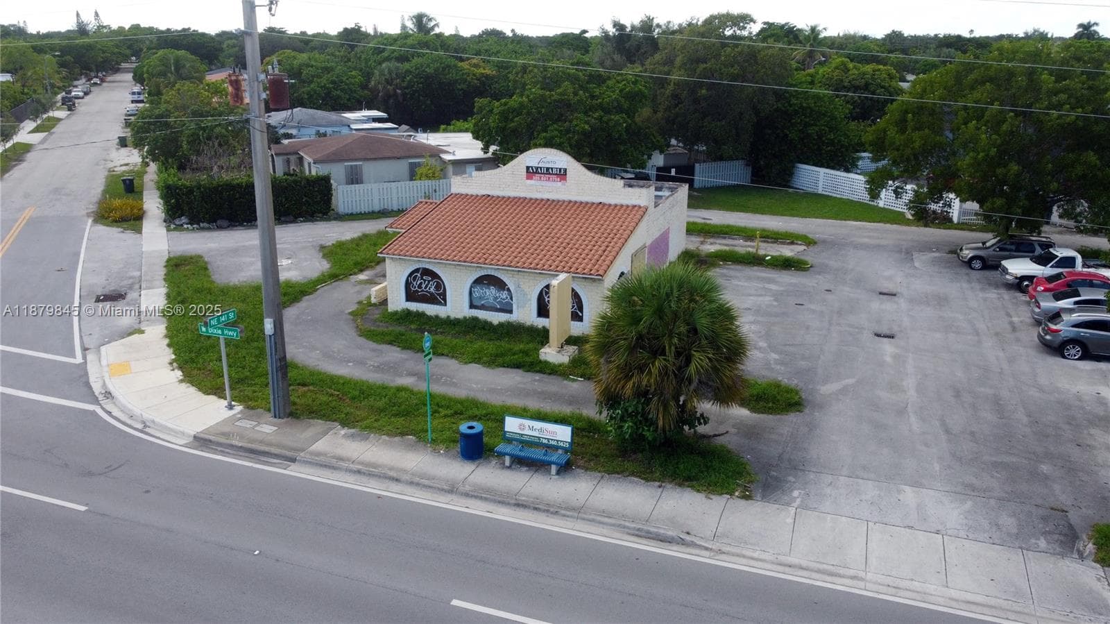 14100 W Dixie Hwy, North Miami, FL 33161 photo 4