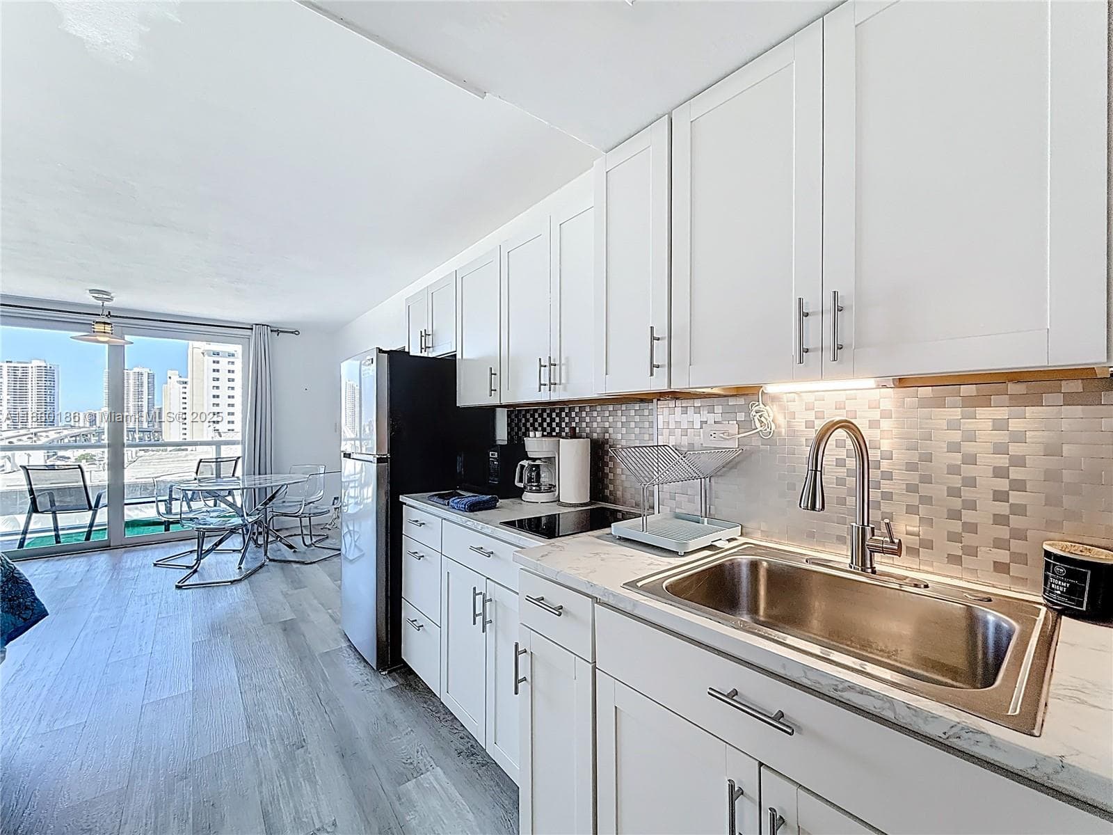 19201 Collins Ave # 636, Sunny Isles Beach, FL 33160 photo 3