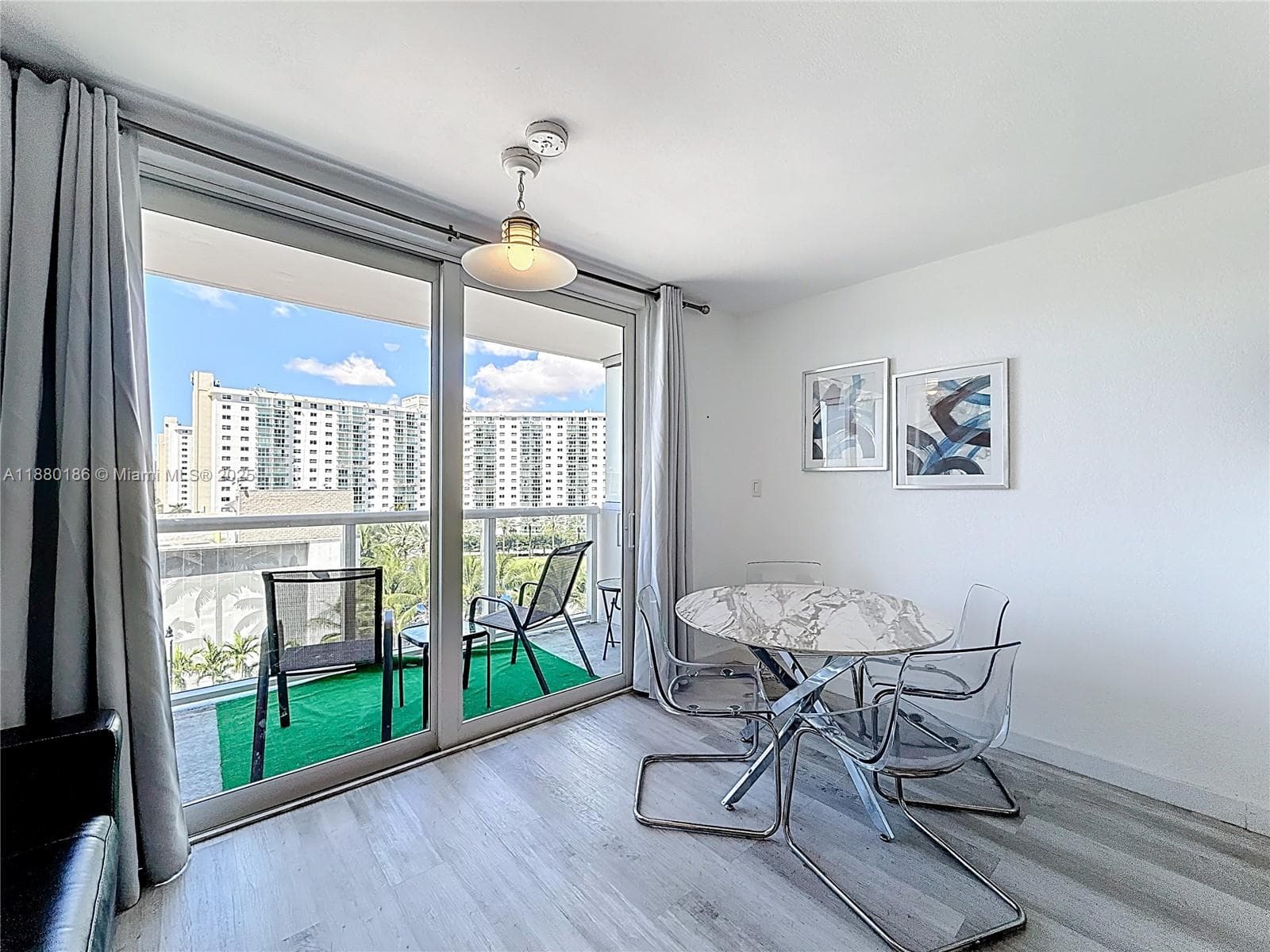 19201 Collins Ave # 636, Sunny Isles Beach, FL 33160 photo 4