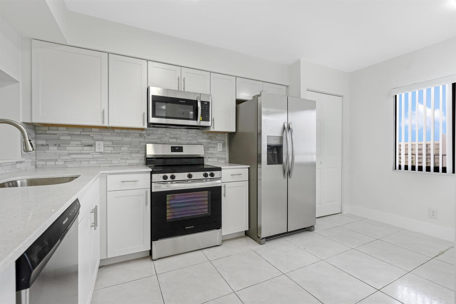 2200 S Cypress Bend Drive # 805, Pompano Beach, FL 33069 photo 2