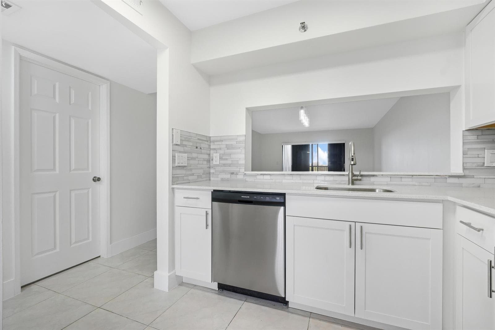 2200 S Cypress Bend Drive # 805, Pompano Beach, FL 33069 photo 5