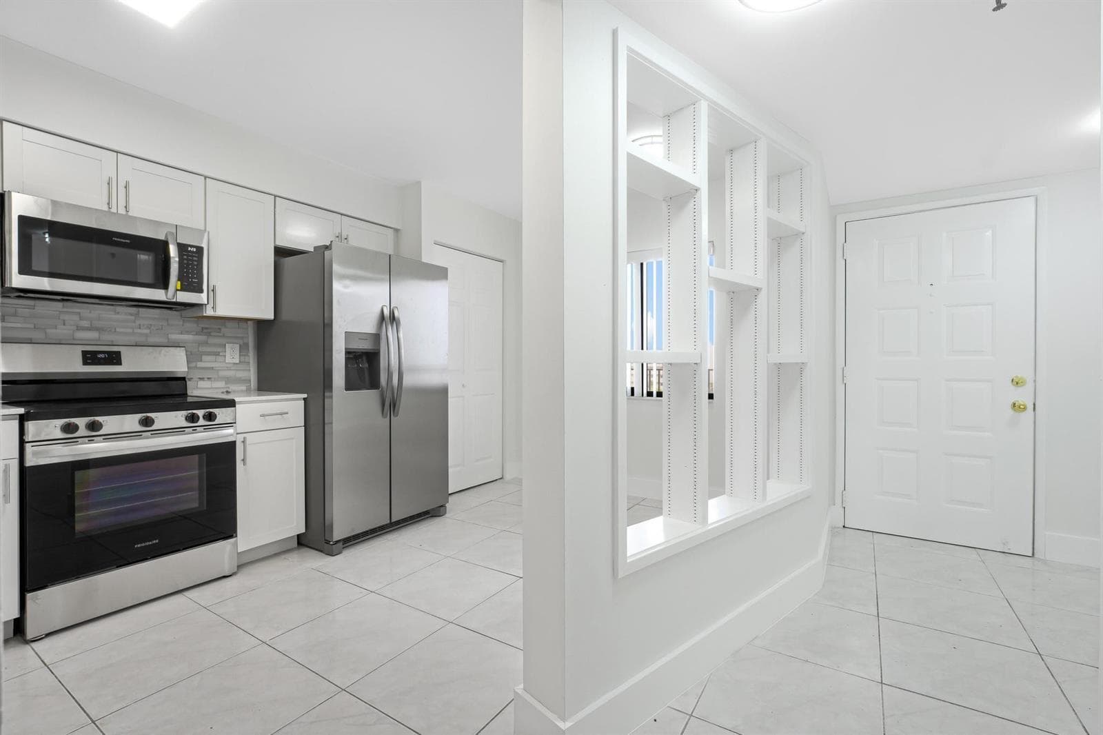 2200 S Cypress Bend Drive # 805, Pompano Beach, FL 33069 photo 4