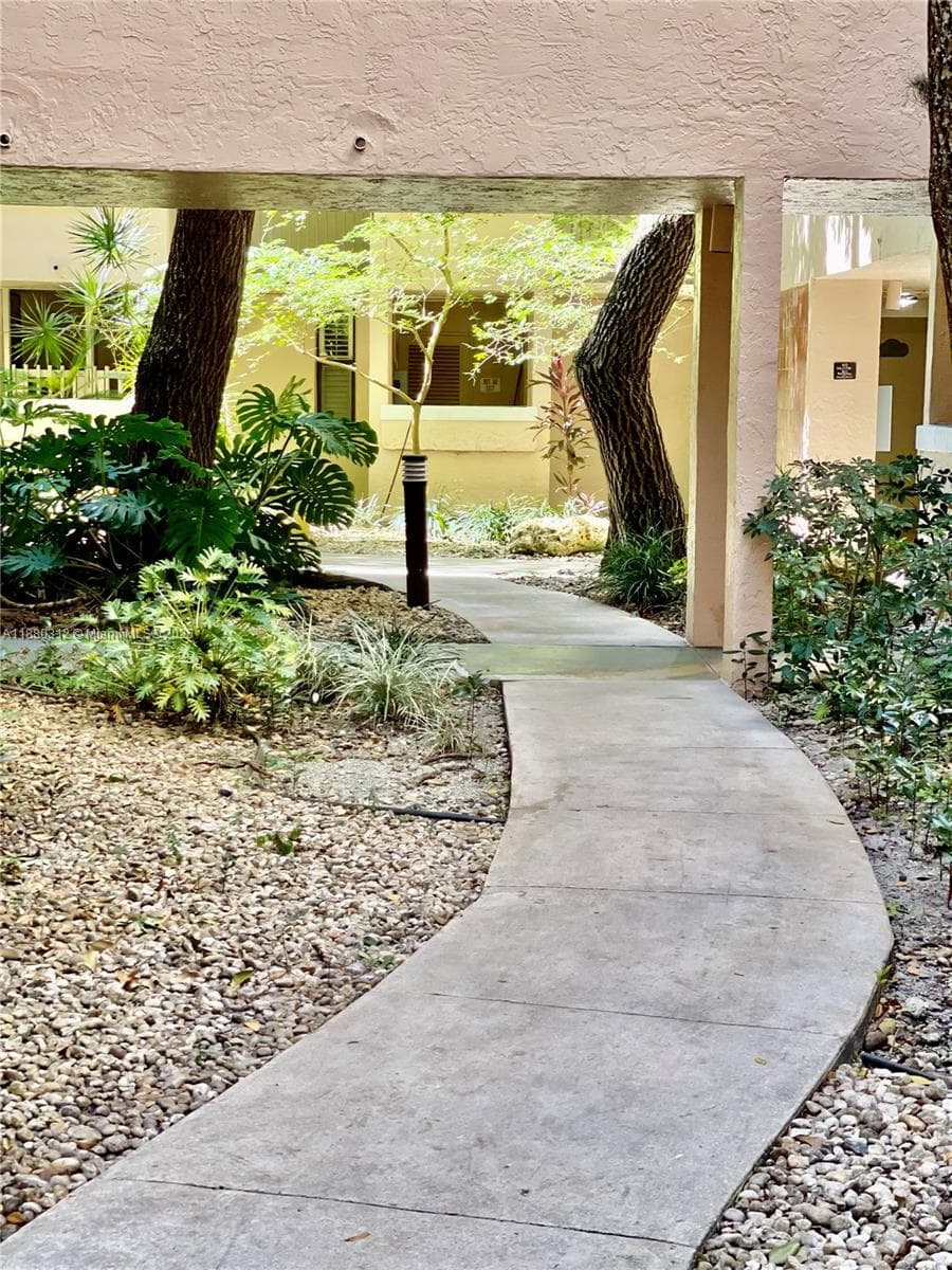 6800 Cypress Rd # 408, Plantation, FL 33317 photo 2