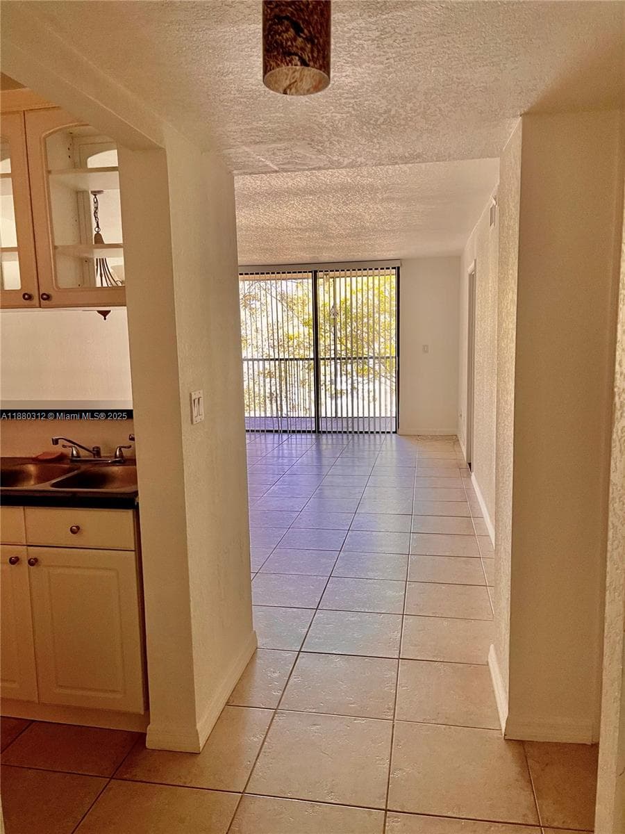 6800 Cypress Rd # 408, Plantation, FL 33317 photo 4