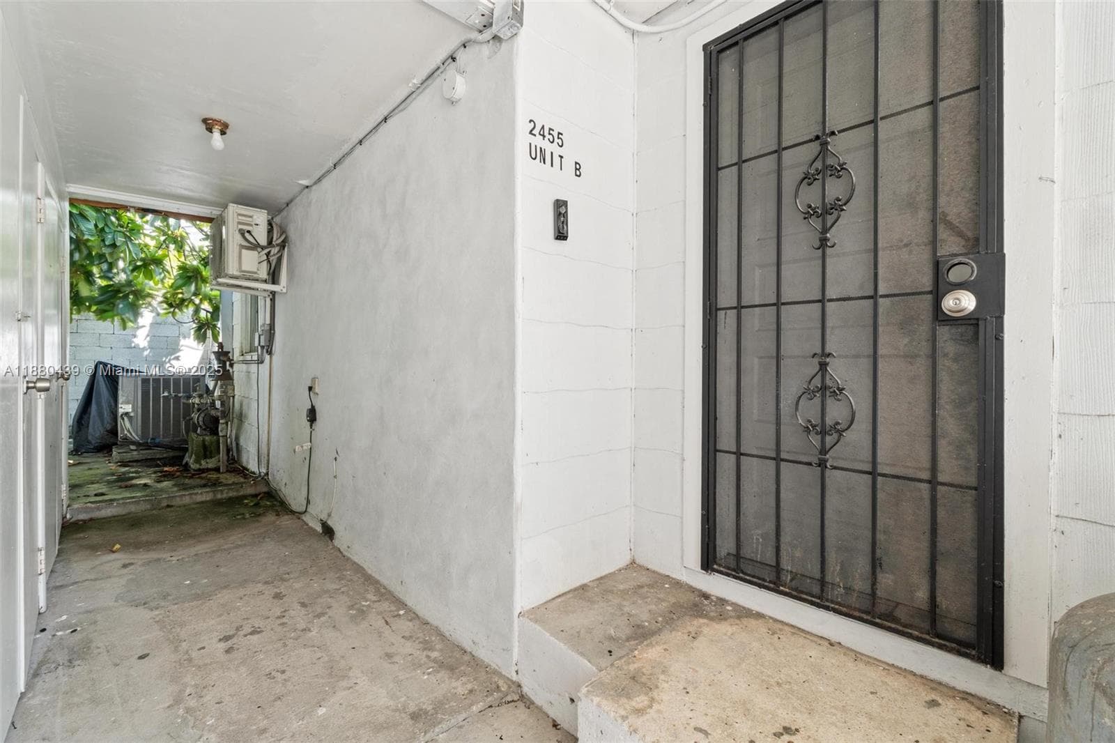2453 SW 17th St # 2, Miami, FL 33145