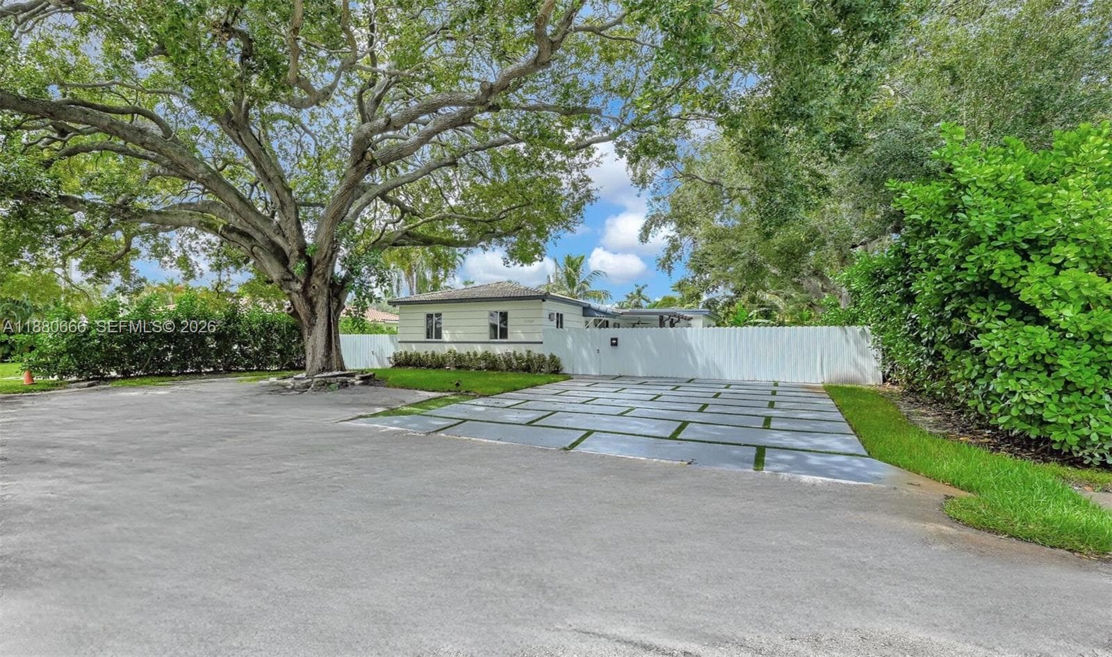 11102 NE 9th Ct, Biscayne Park, FL 33161