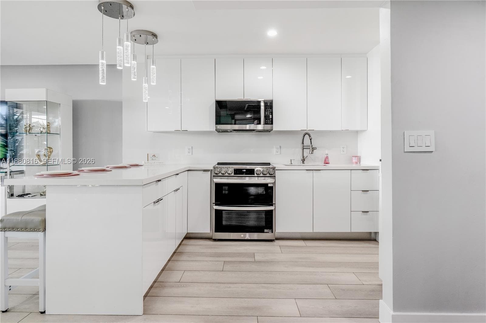 100 Lincoln Rd # 323, Miami Beach, FL 33139 photo 2