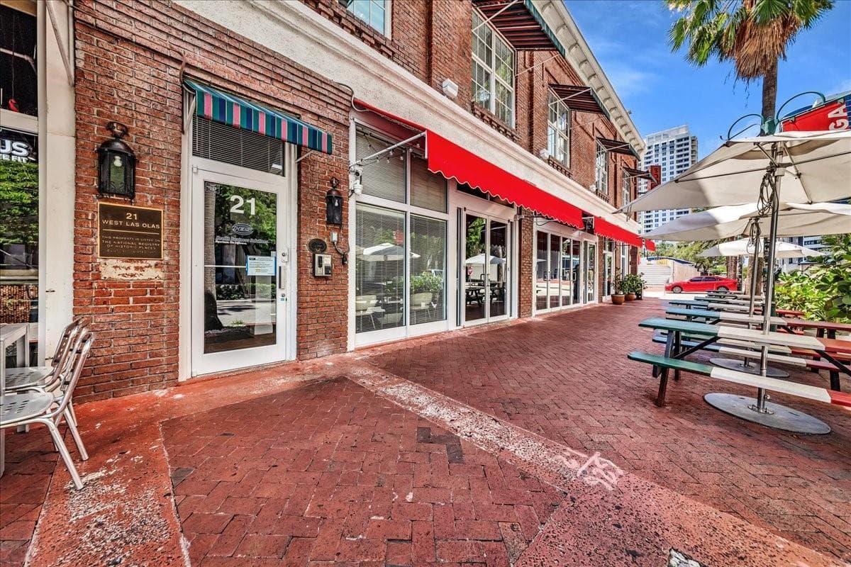 21 W Las Olas Boulevard, Fort Lauderdale, FL 33301 photo 2
