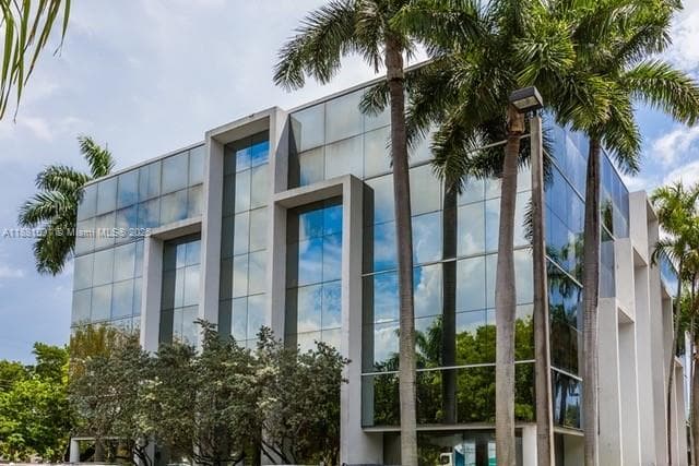 16855 NE 2 AVE # N104, North Miami Beach, FL 33162 photo 2