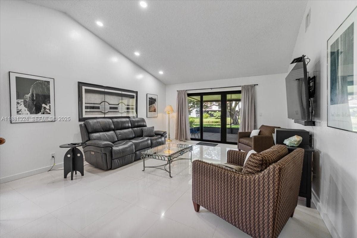 16273 Laurel Dr # 7, Weston, FL 33326 photo 4