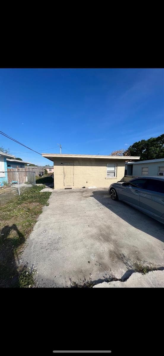 810 N 17th Street, Fort Pierce, FL 34950 photo 3