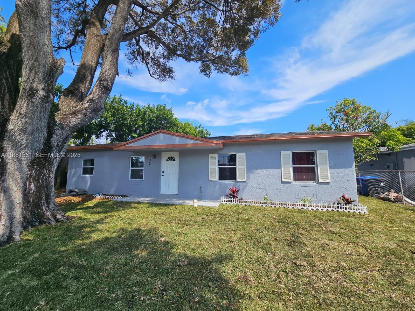 325 SW 80th Ter, North Lauderdale, FL 33068