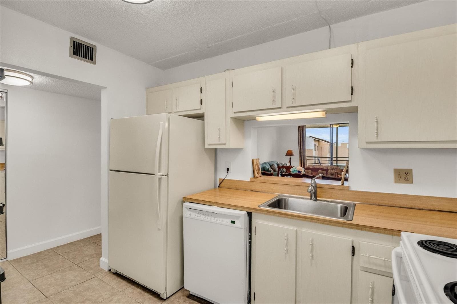 2840 Somerset Drive # 403, Lauderdale Lakes, FL 33311 photo 4
