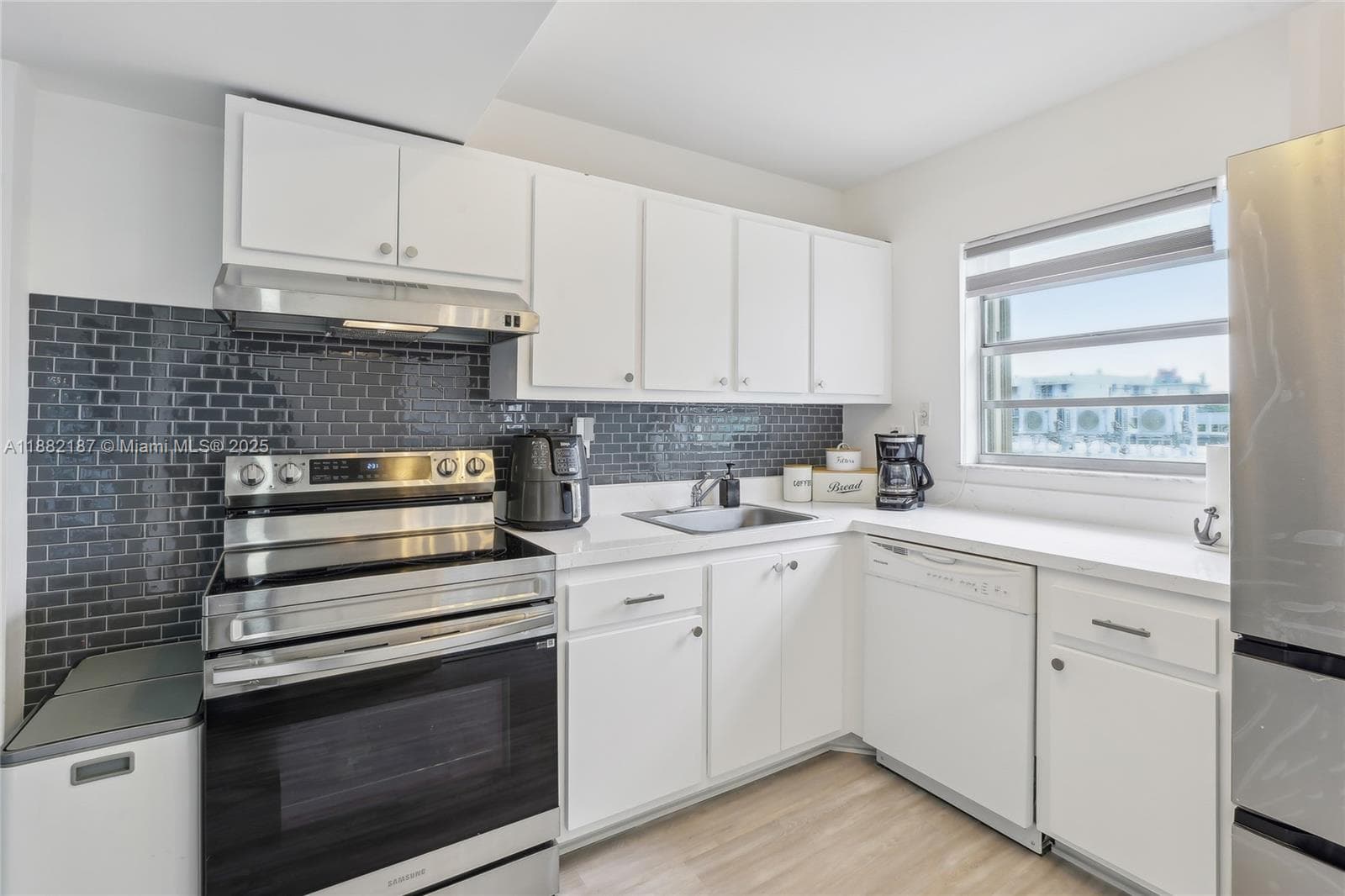1345 West Avenue # 304, Miami Beach, FL 33139 photo 2