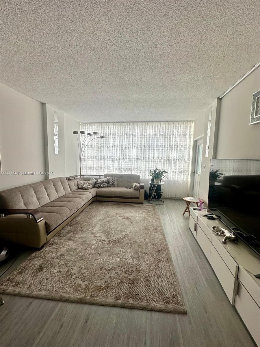 1825 S Ocean Dr # PH-6, Hallandale Beach, FL 33009