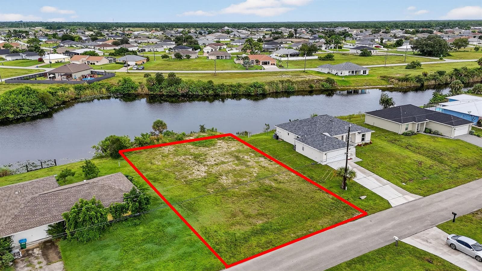 2616 NW 4th Place, Cape Coral, FL 33993 photo 2