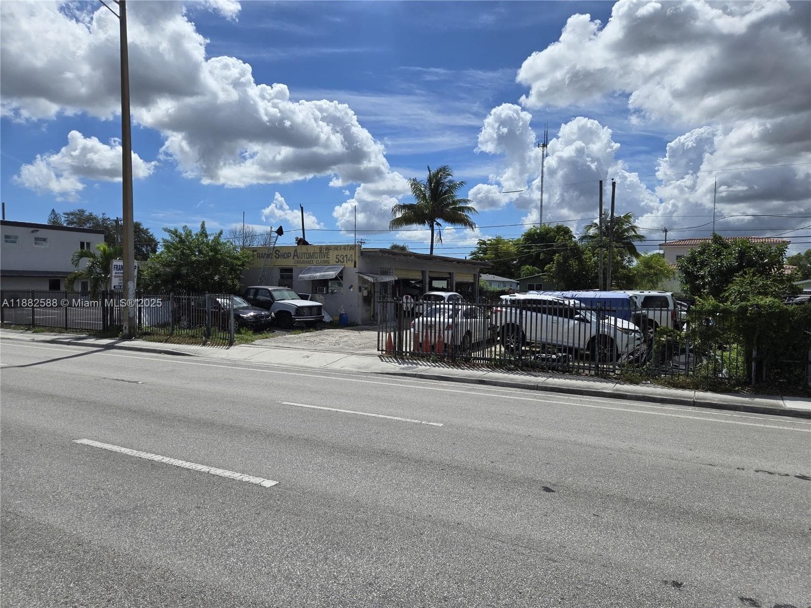 5314 Pembroke Rd, West Park, FL 33021