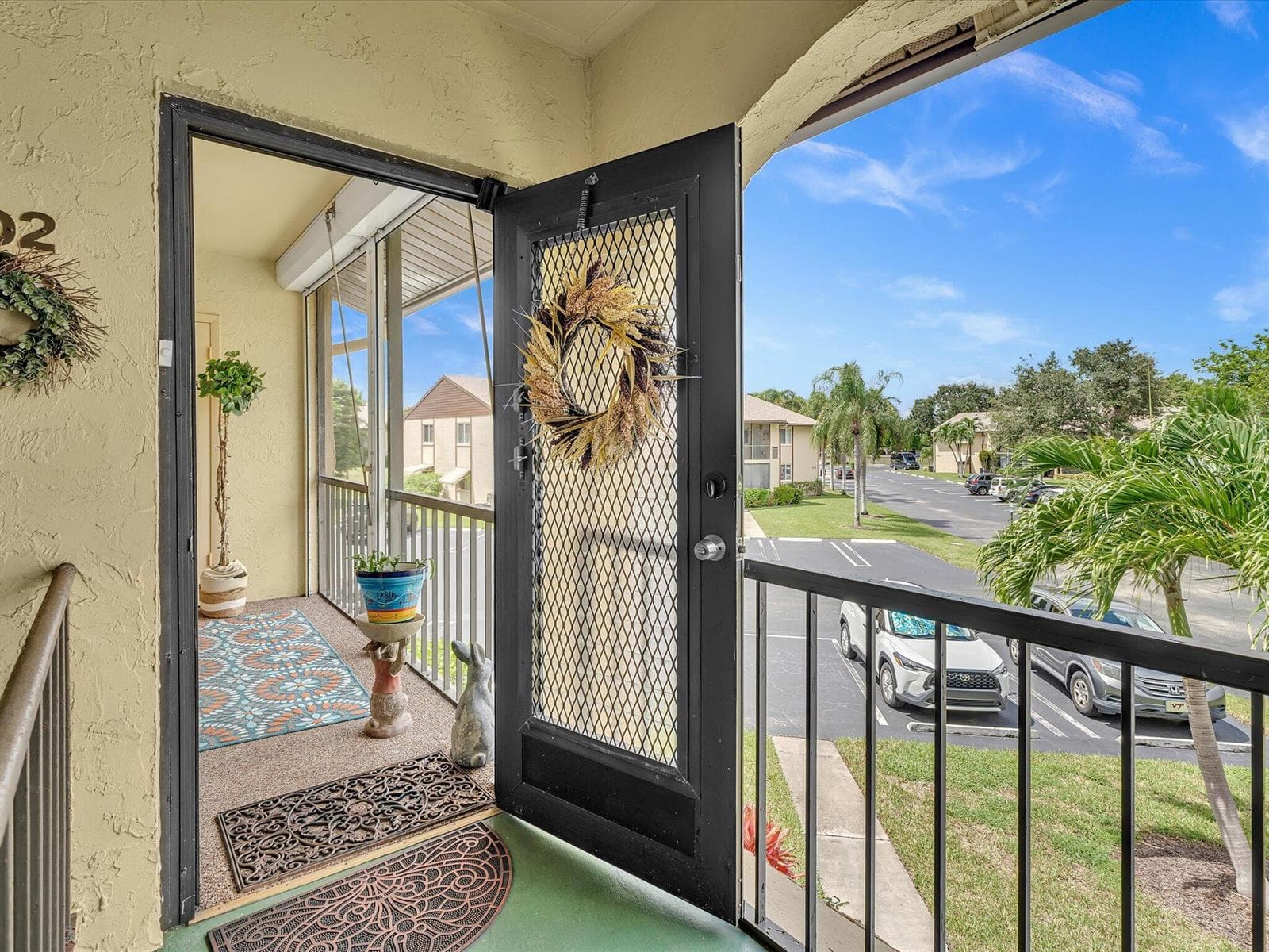 342 Pine Ridge Circle # D-2, FL 33463 photo 4
