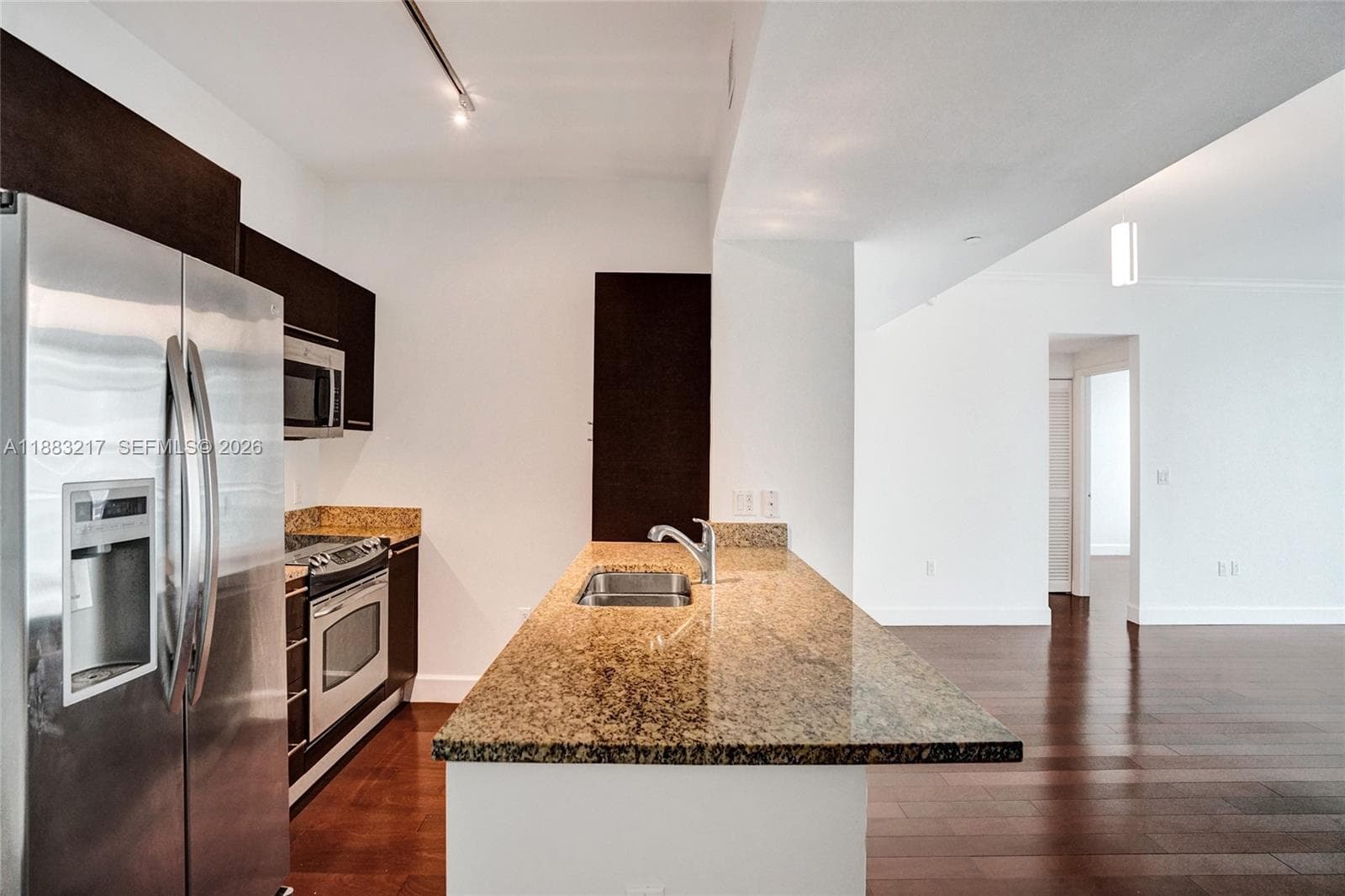 950 Brickell Bay Dr # 1704, Miami, FL 33131 photo 5