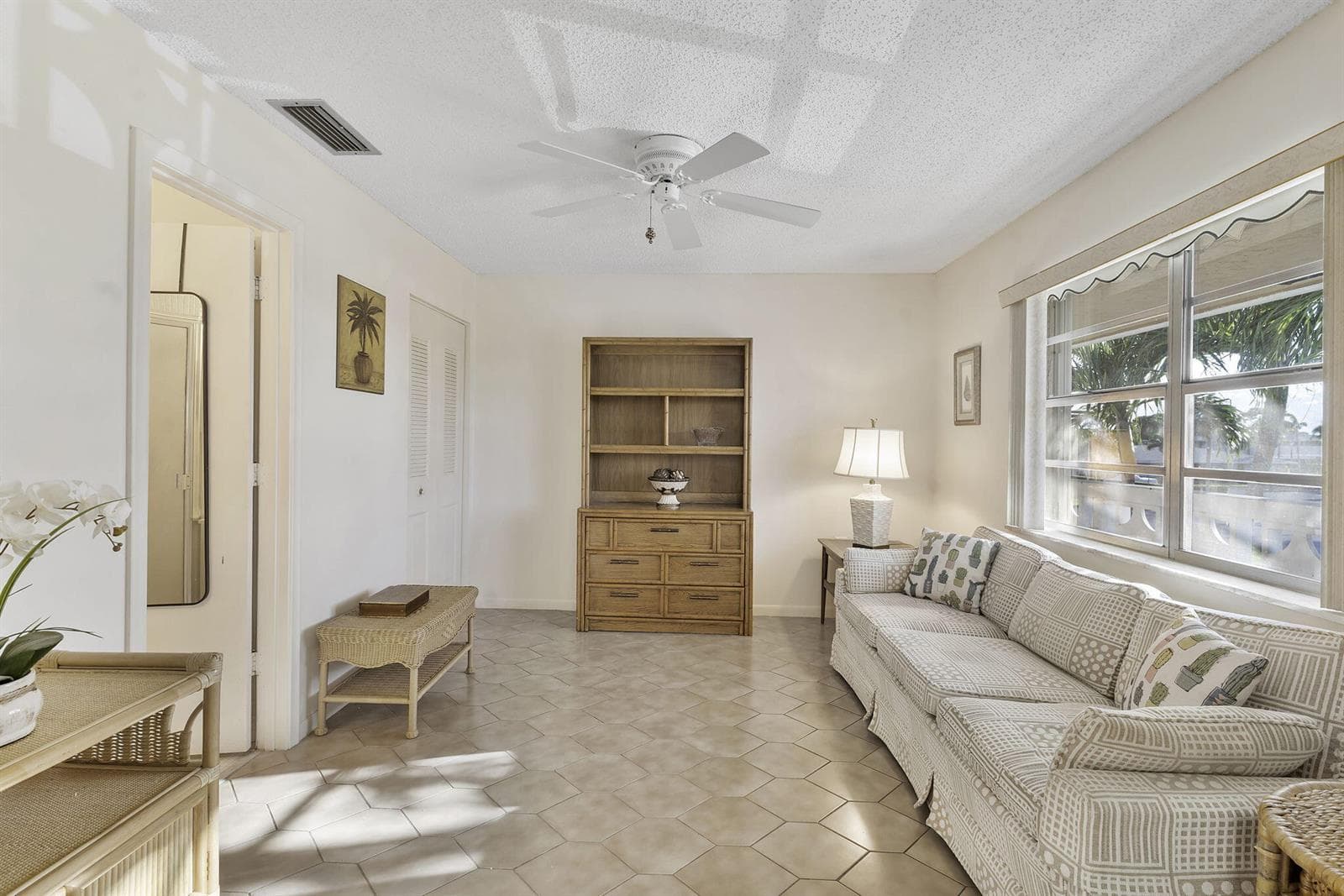 1050 Citrus # 202, Delray Beach, FL 33445 photo 4