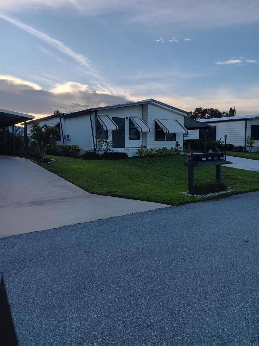 7781 SE Shenandoah Drive, Hobe Sound, FL 33455 photo 2