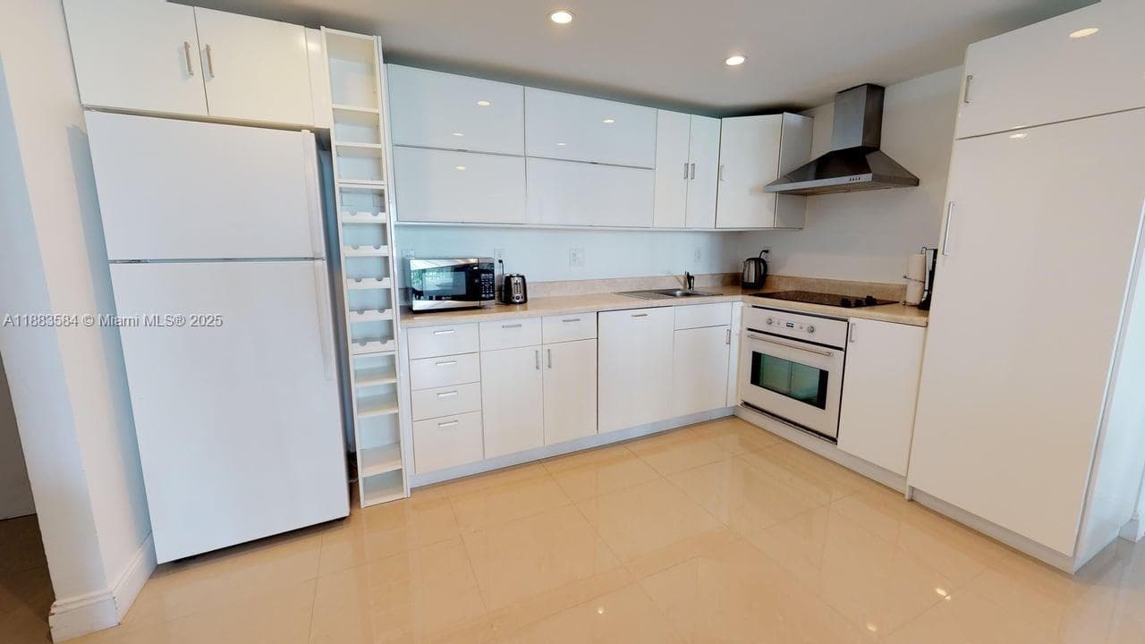 19370 Collins Ave # 620, Sunny Isles Beach, FL 33160 photo 3