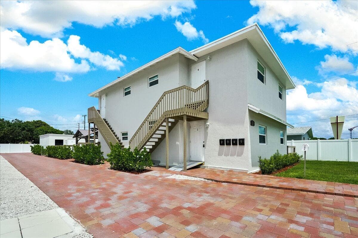 305 Cypress Drive E # 1,2,3,4,5, Lake Park, FL 33403 photo 4
