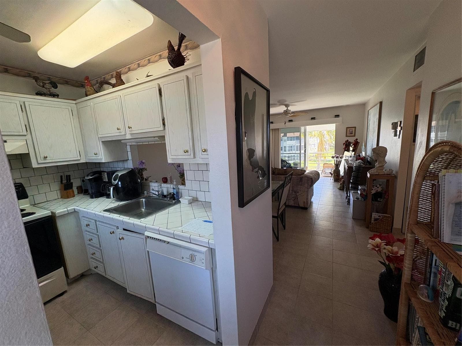 3506 NW 49th Avenue # 604, Lauderdale Lakes, FL 33319 photo 3