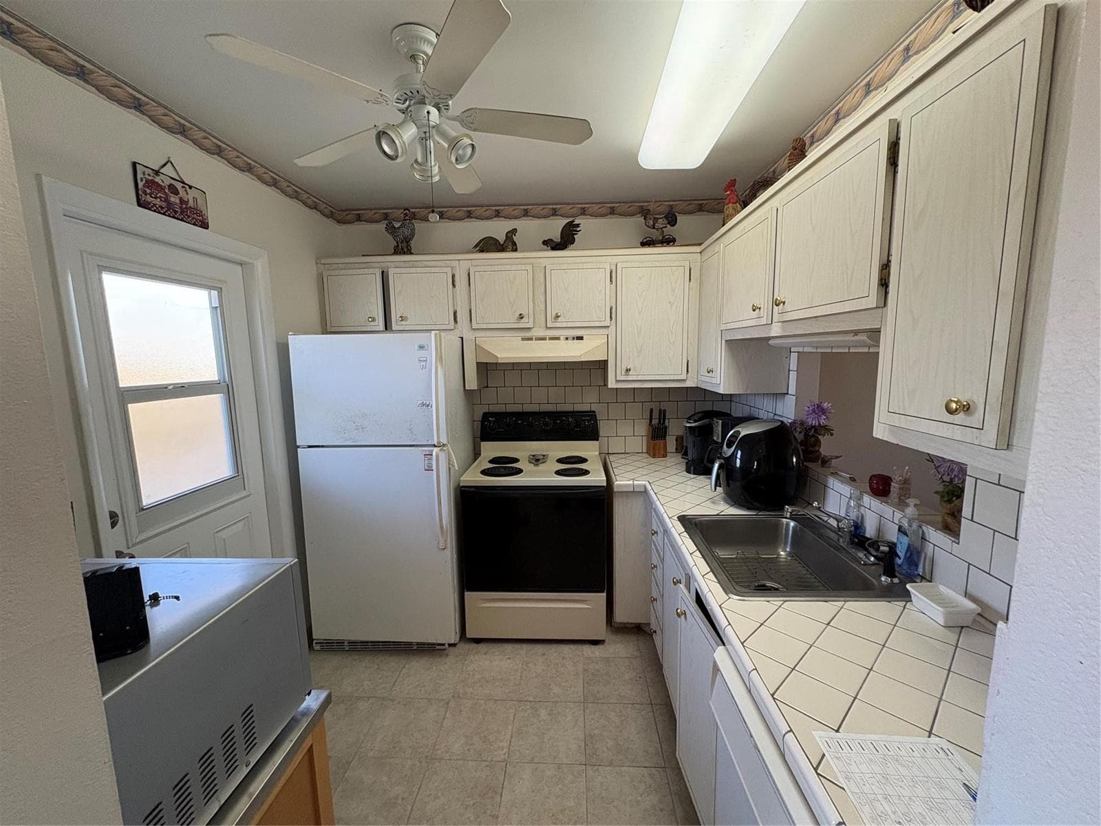 3506 NW 49th Avenue # 604, Lauderdale Lakes, FL 33319 photo 5