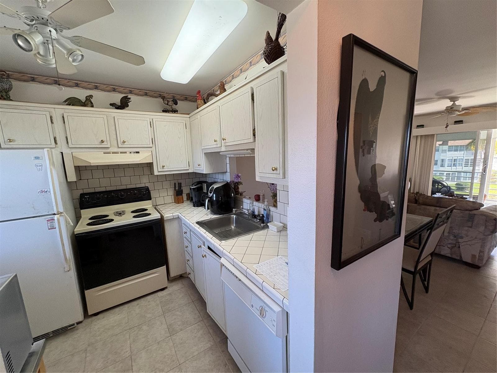 3506 NW 49th Avenue # 604, Lauderdale Lakes, FL 33319 photo 4