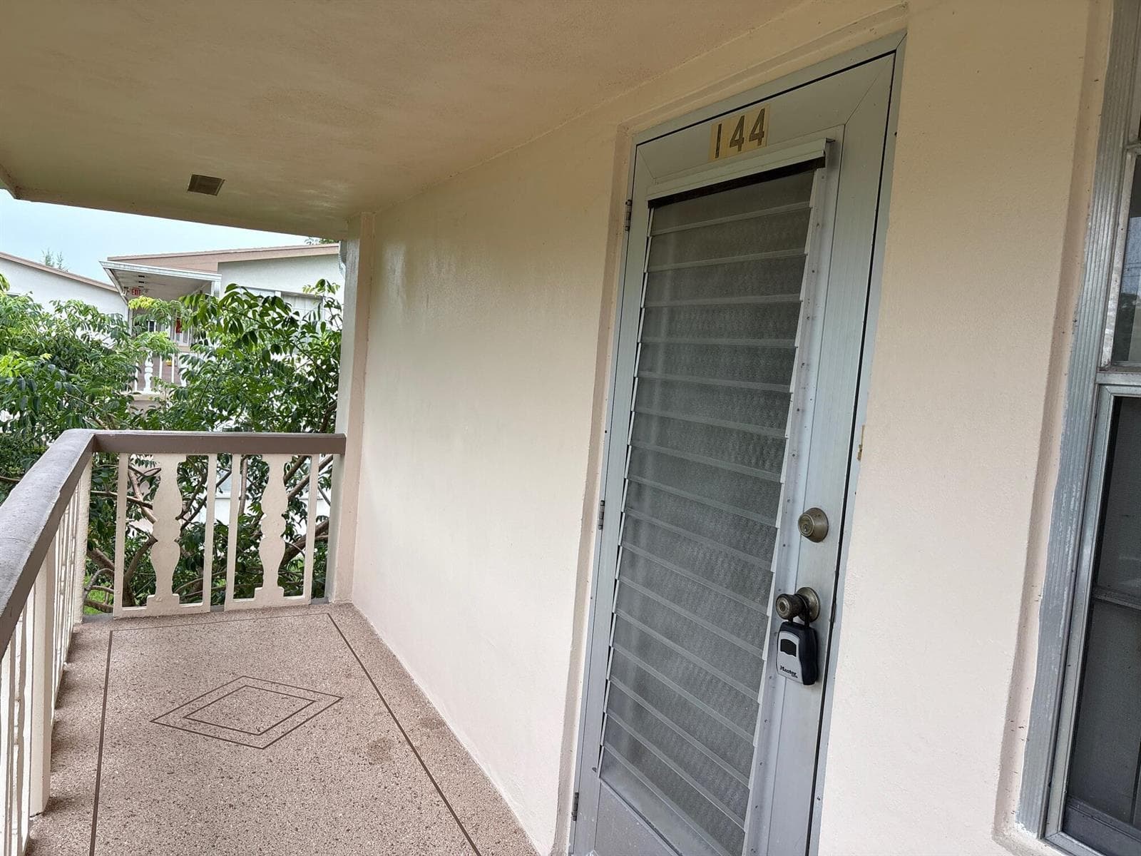 144 Norwich F, West Palm Beach, FL 33417 photo 2