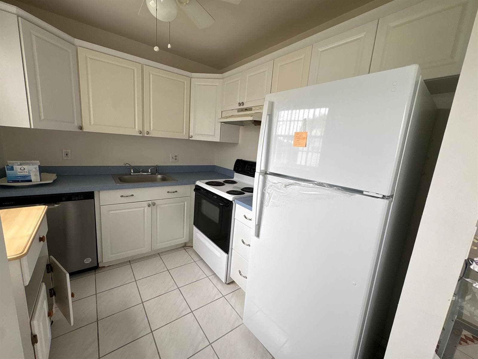 144 Norwich F, West Palm Beach, FL 33417 photo 3