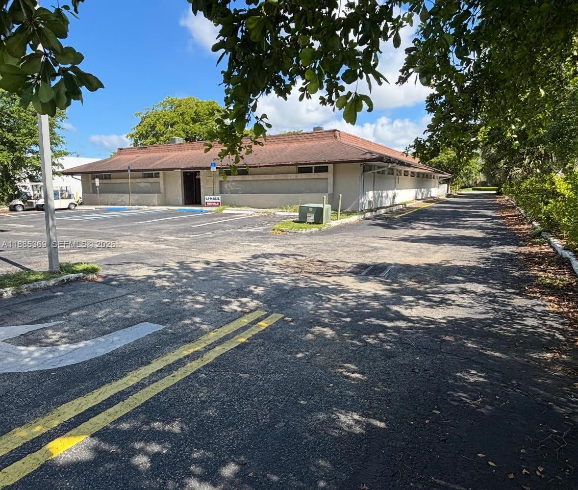 6209 W Commercial Blvd, Tamarac, FL 33319