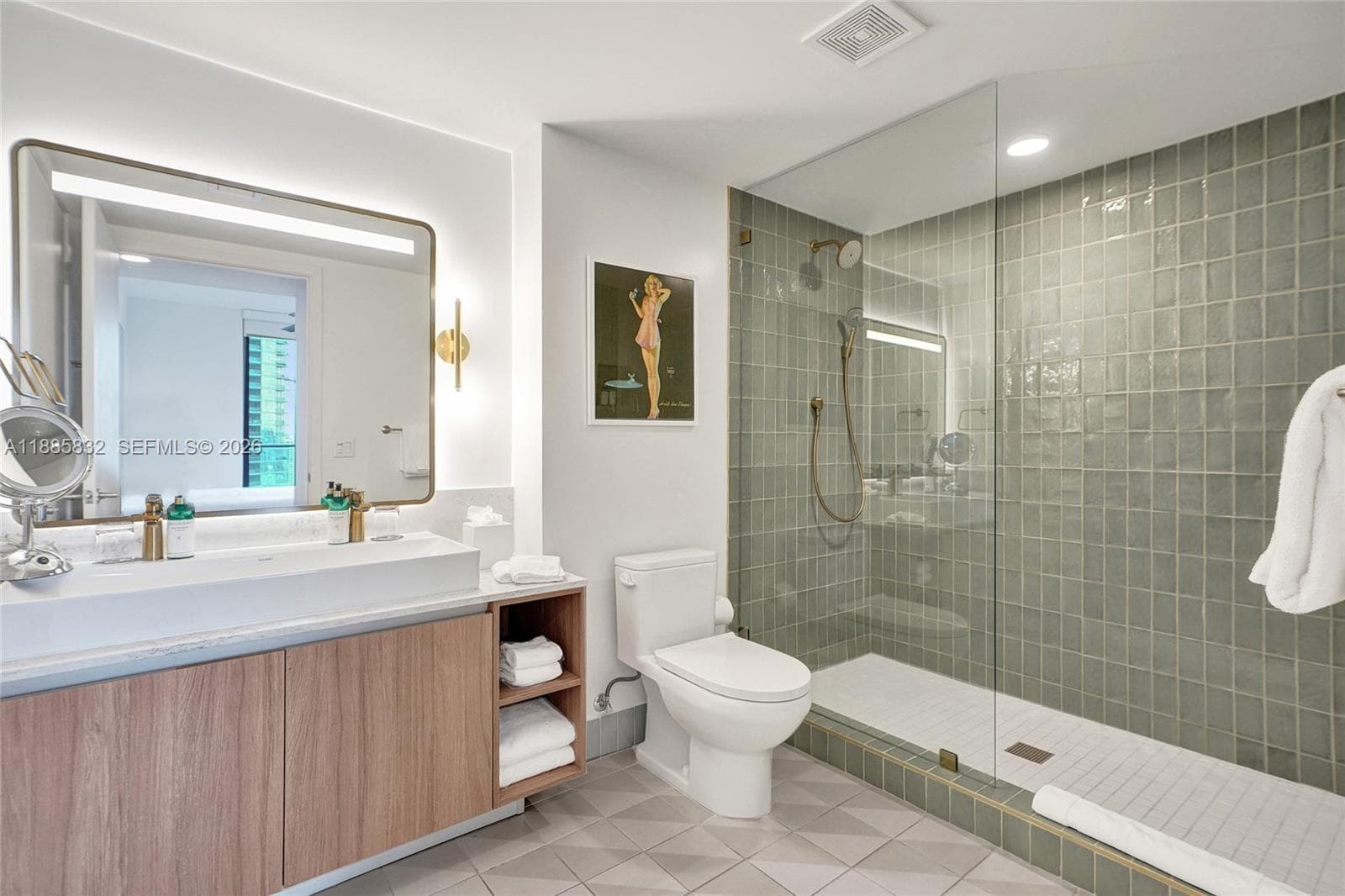 159 NE 6th St # 3302, Miami, FL 33132 photo 5