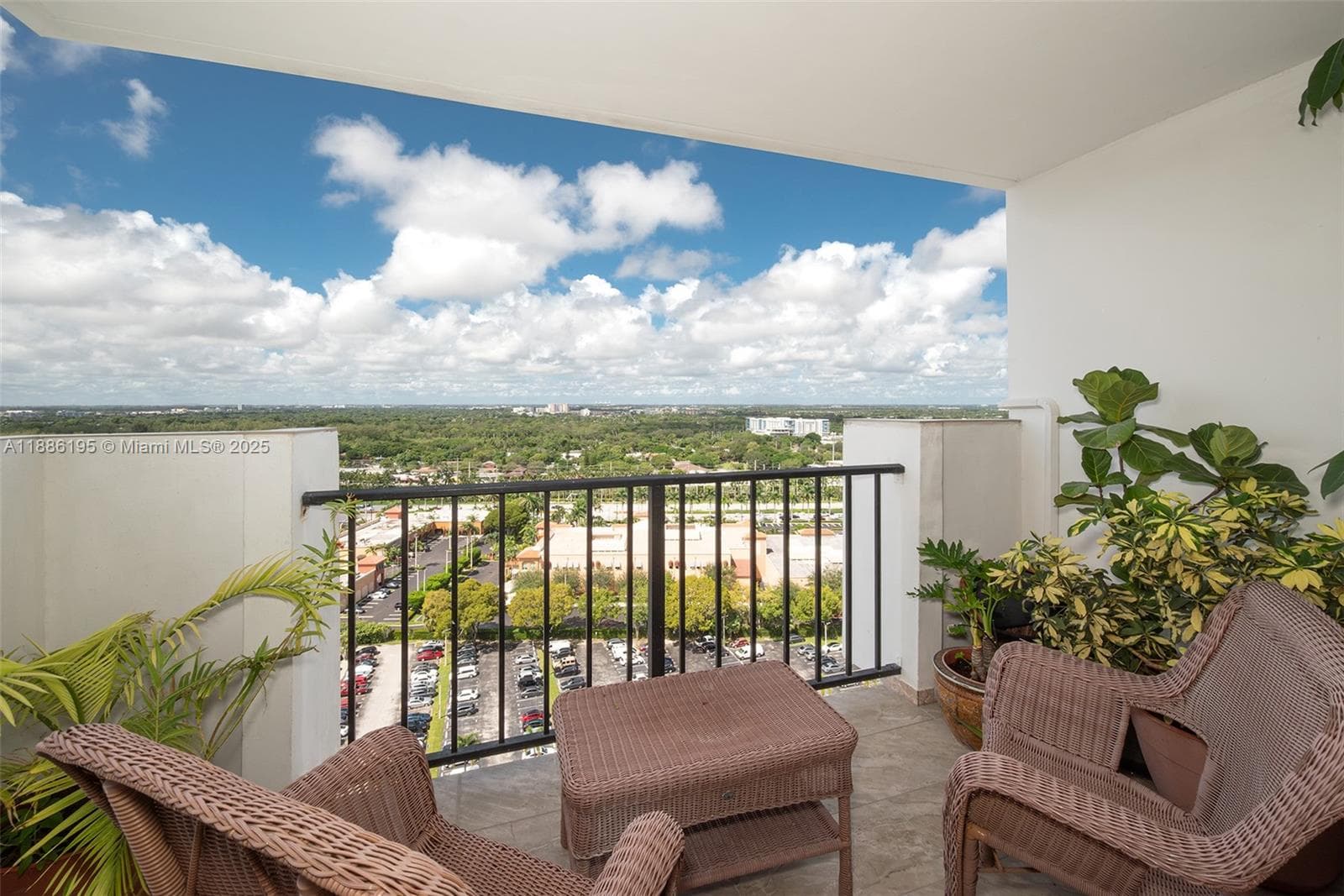 2750 NE 183rd St # 2204, Aventura, FL 33160 photo 3