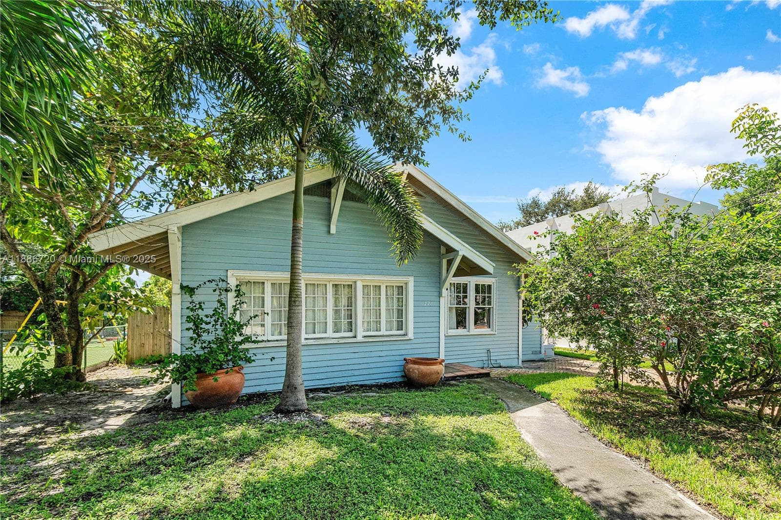 728 Newark St, West Palm Beach, FL 33401