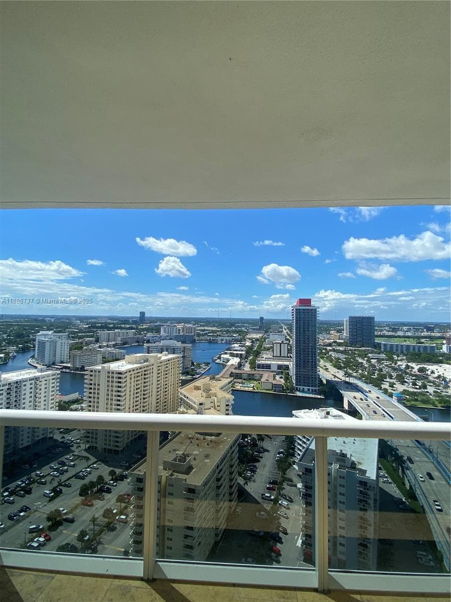 1800 S Ocean Dr # 2909, Hallandale Beach, FL 33009